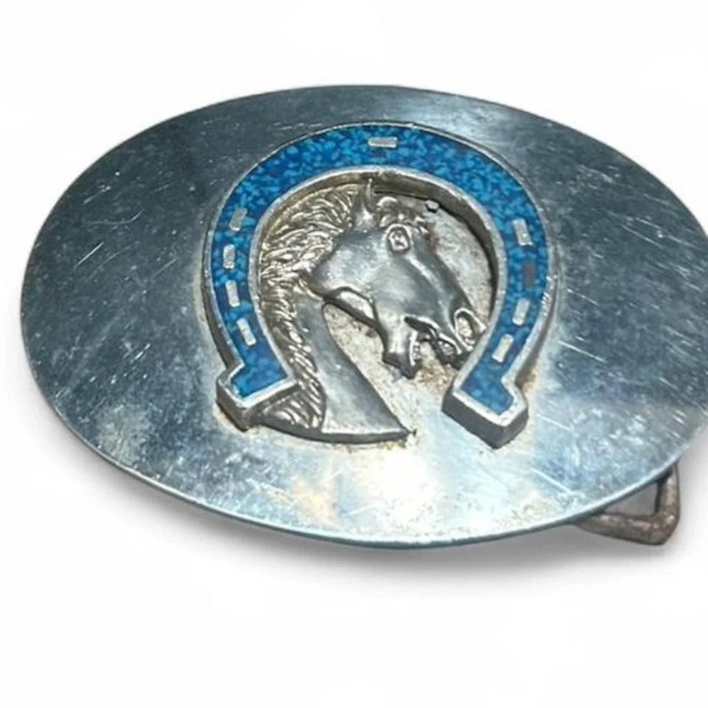 Vintage Silver tone belt buckle with blue enamel horse and horseshoe (xs1)‎